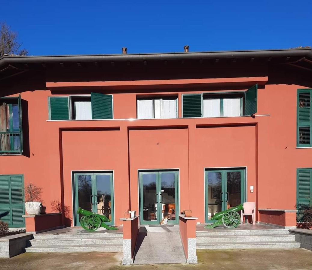 Mambly B&B Ristorante Pizzeria Galliate Bagian luar foto